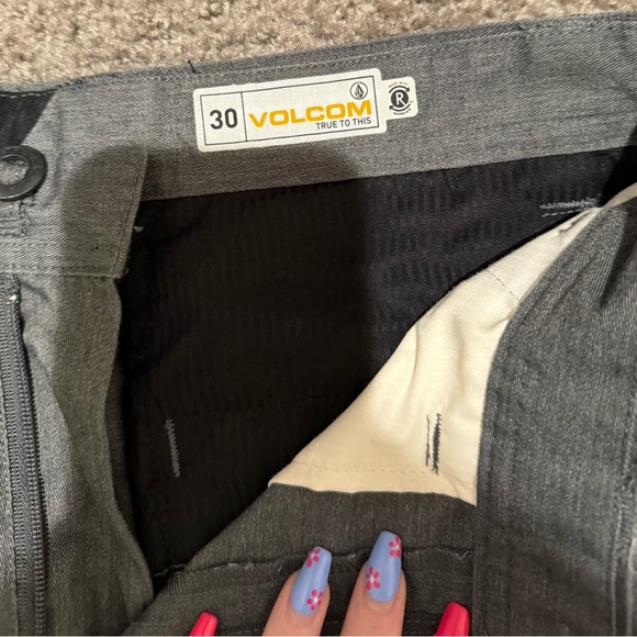 Men's Volcom Gray Shorts - Picture 3 of 3